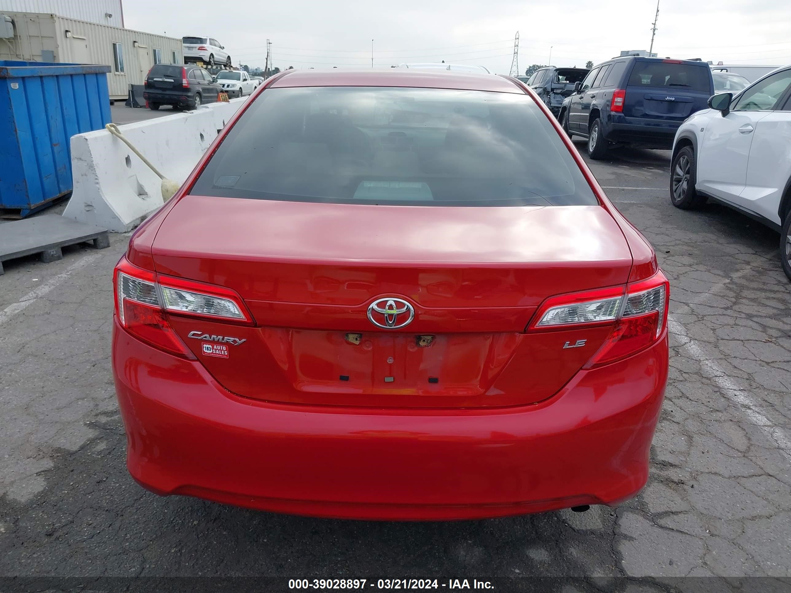 Photo 15 VIN: 4T4BF1FK0CR206388 - TOYOTA CAMRY 