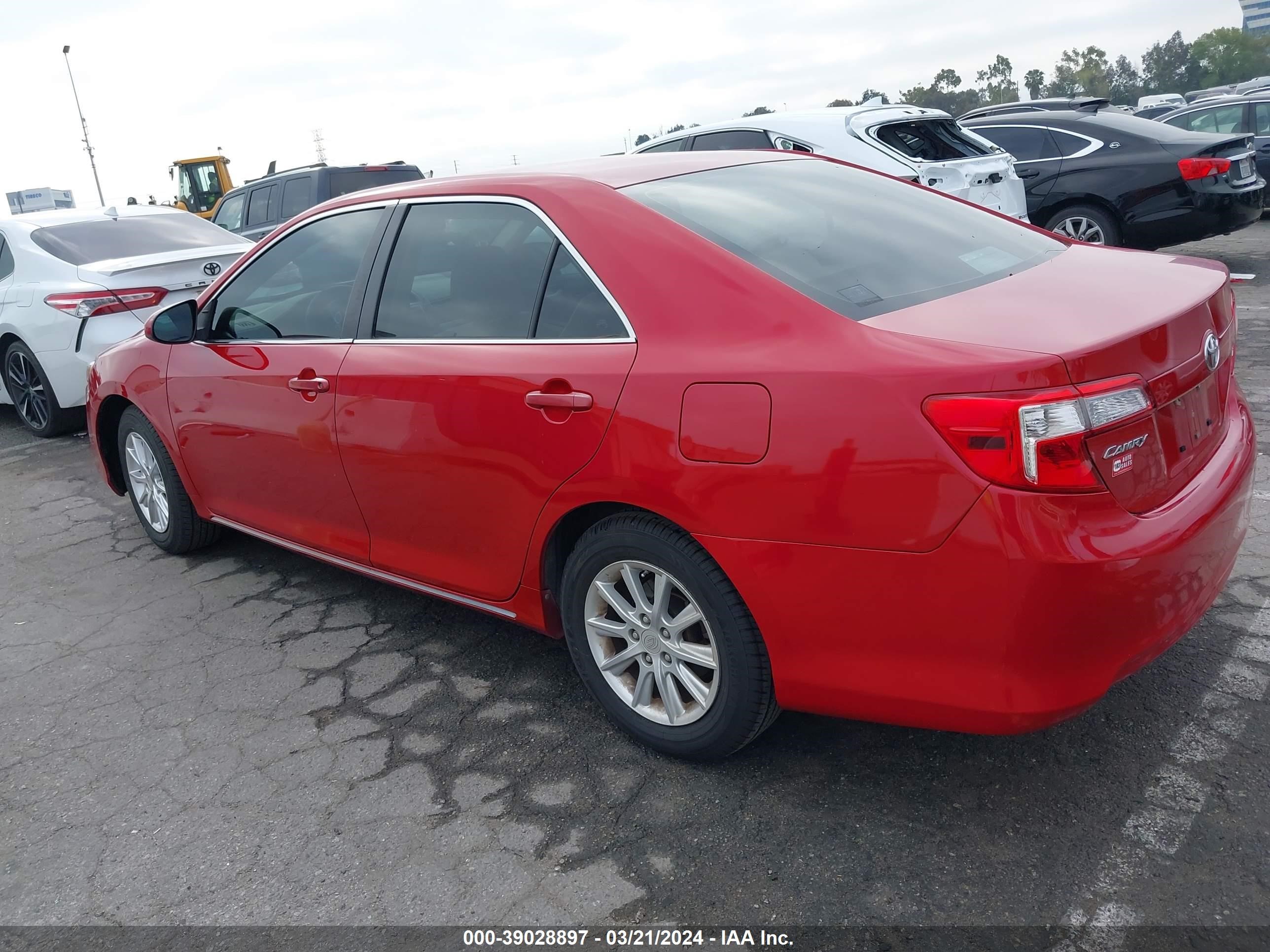 Photo 2 VIN: 4T4BF1FK0CR206388 - TOYOTA CAMRY 