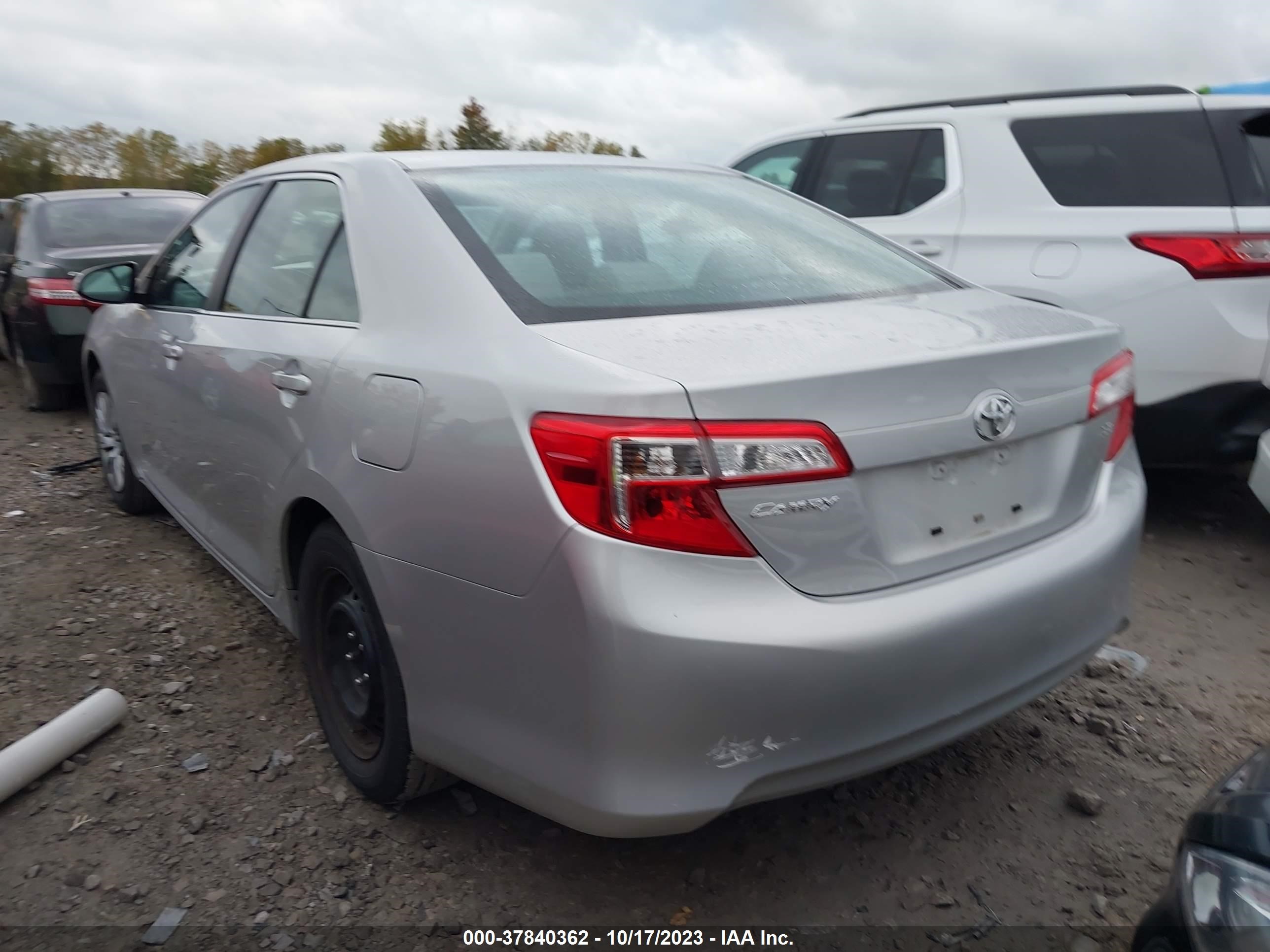 Photo 2 VIN: 4T4BF1FK0CR220405 - TOYOTA CAMRY 