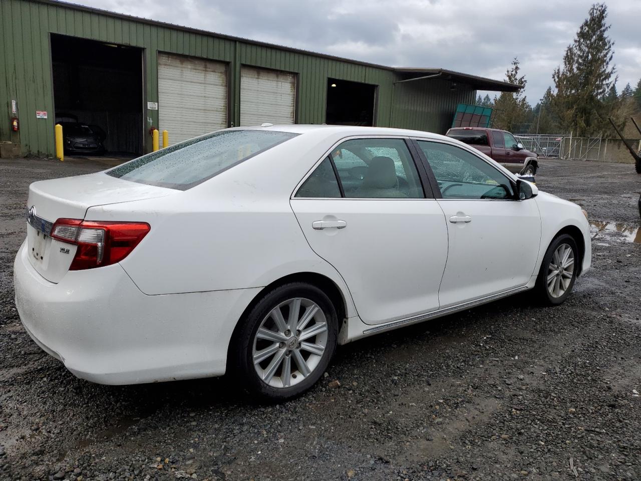 Photo 2 VIN: 4T4BF1FK0CR223210 - TOYOTA CAMRY 