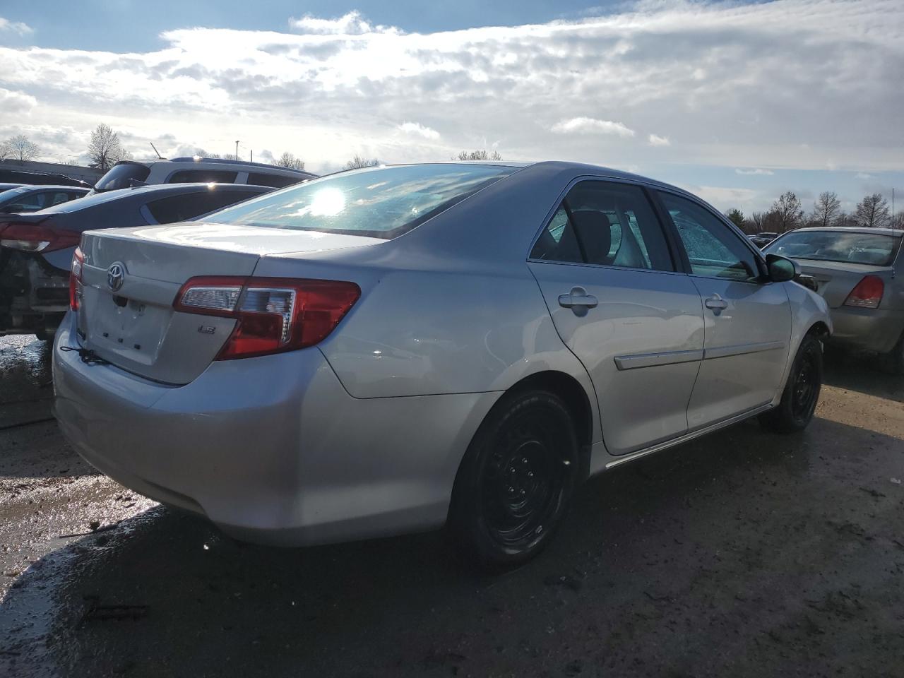 Photo 2 VIN: 4T4BF1FK0DR288589 - TOYOTA CAMRY 