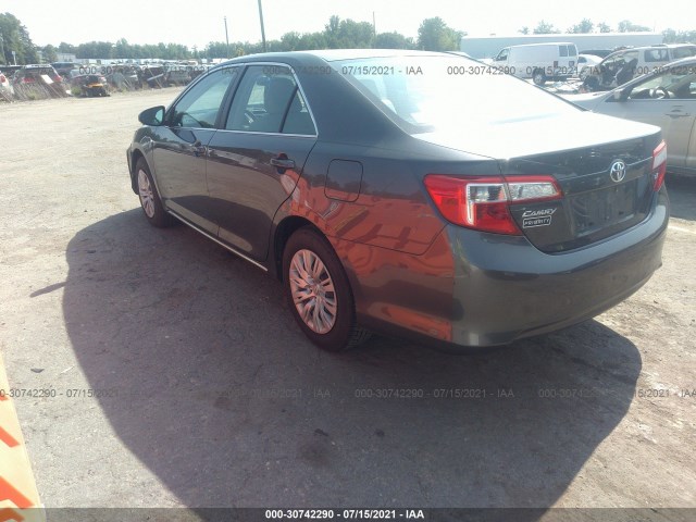 Photo 2 VIN: 4T4BF1FK0DR299611 - TOYOTA CAMRY 