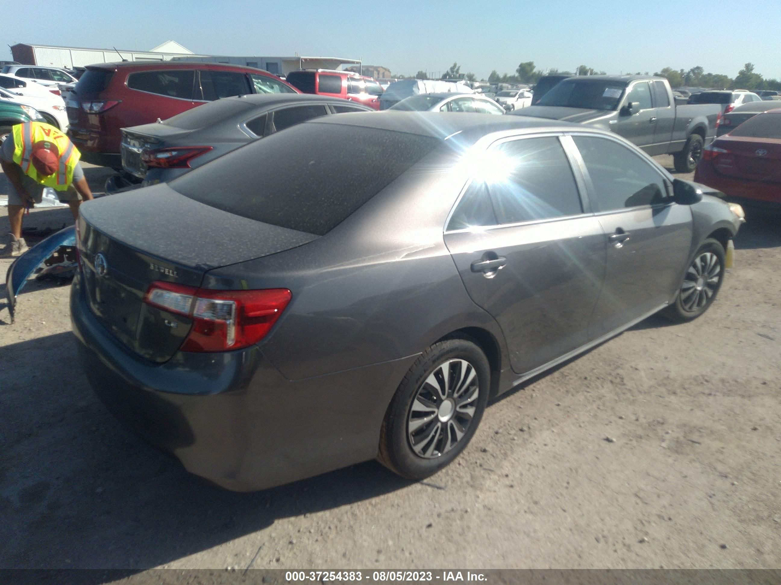 Photo 3 VIN: 4T4BF1FK0ER428237 - TOYOTA CAMRY 