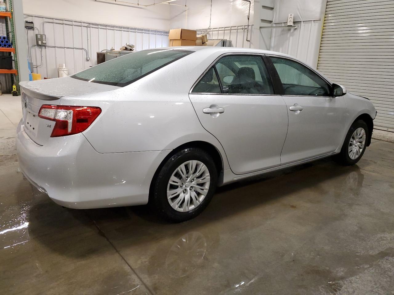 Photo 2 VIN: 4T4BF1FK0ER439397 - TOYOTA CAMRY 