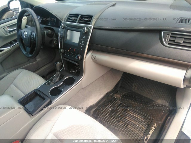 Photo 4 VIN: 4T4BF1FK0GR552057 - TOYOTA CAMRY 