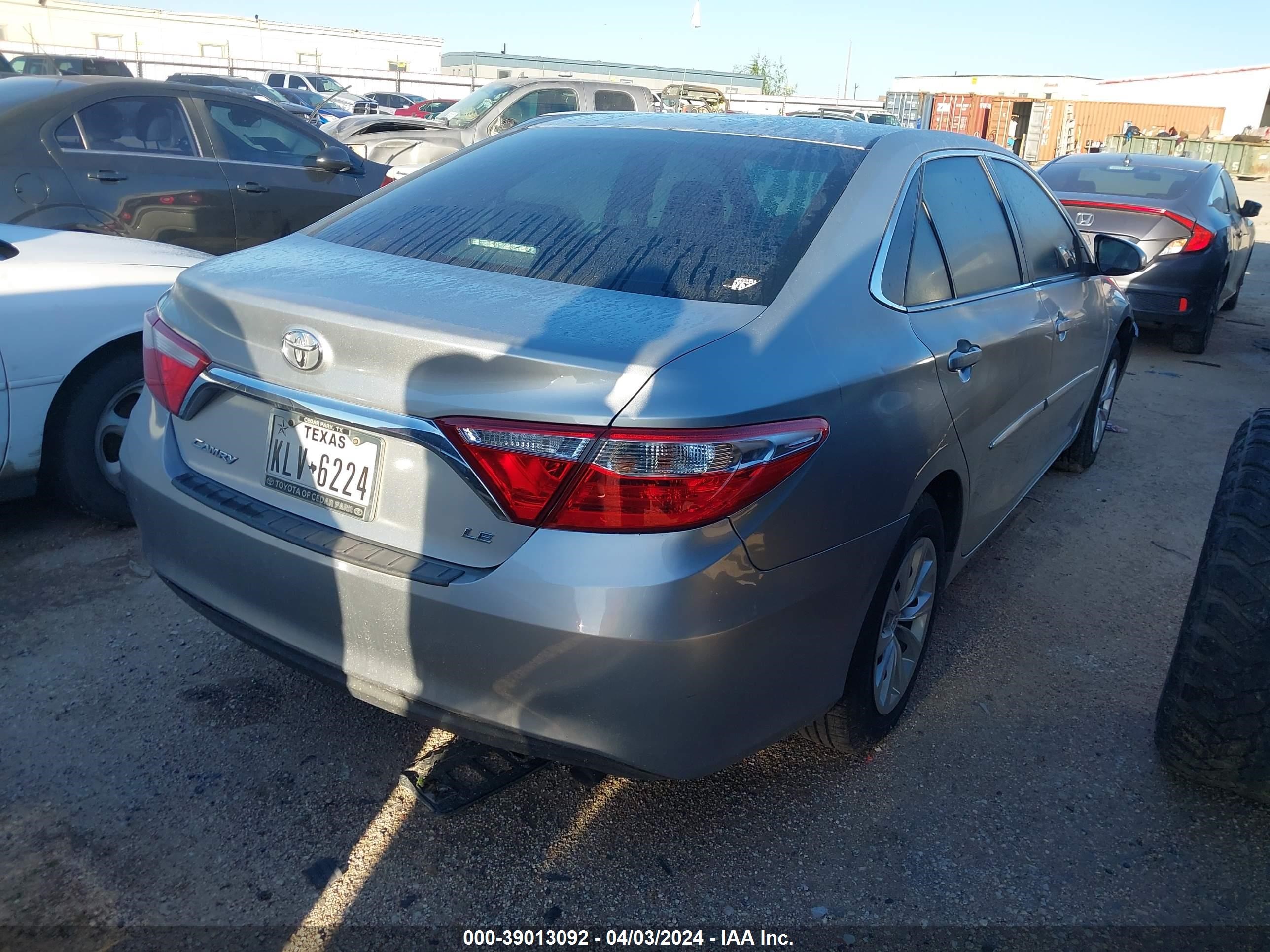 Photo 3 VIN: 4T4BF1FK0GR577332 - TOYOTA CAMRY 