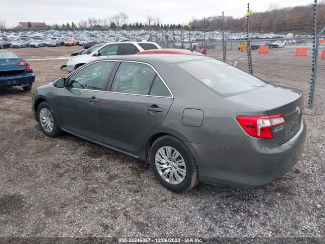 Photo 2 VIN: 4T4BF1FK1CR161557 - TOYOTA CAMRY 