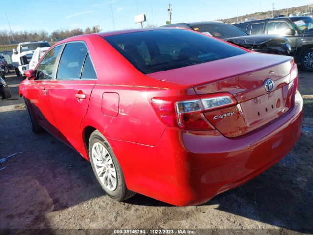 Photo 2 VIN: 4T4BF1FK1CR174325 - TOYOTA CAMRY 