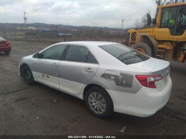 Photo 2 VIN: 4T4BF1FK1CR203824 - TOYOTA CAMRY 