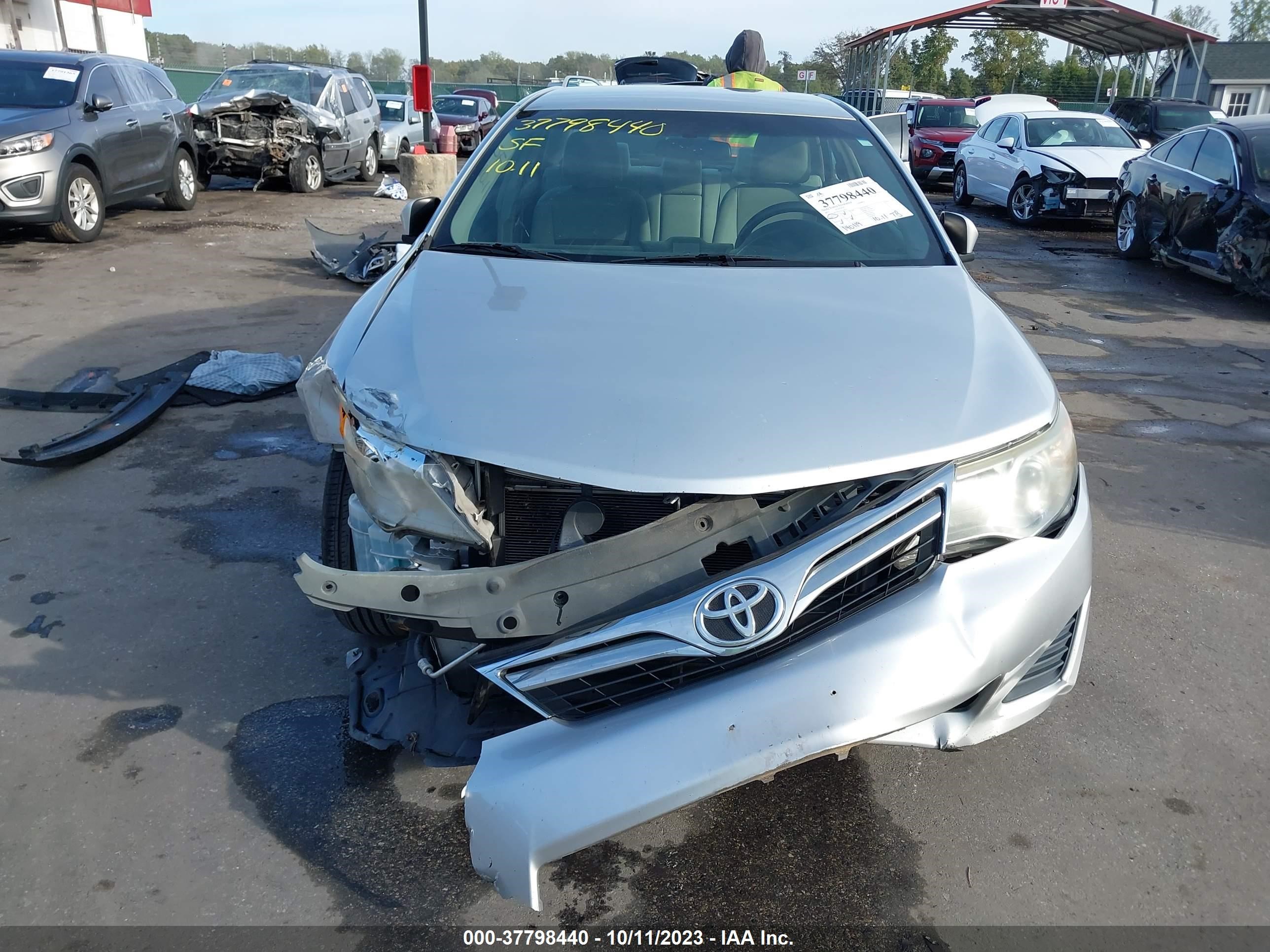 Photo 12 VIN: 4T4BF1FK1CR263974 - TOYOTA CAMRY 