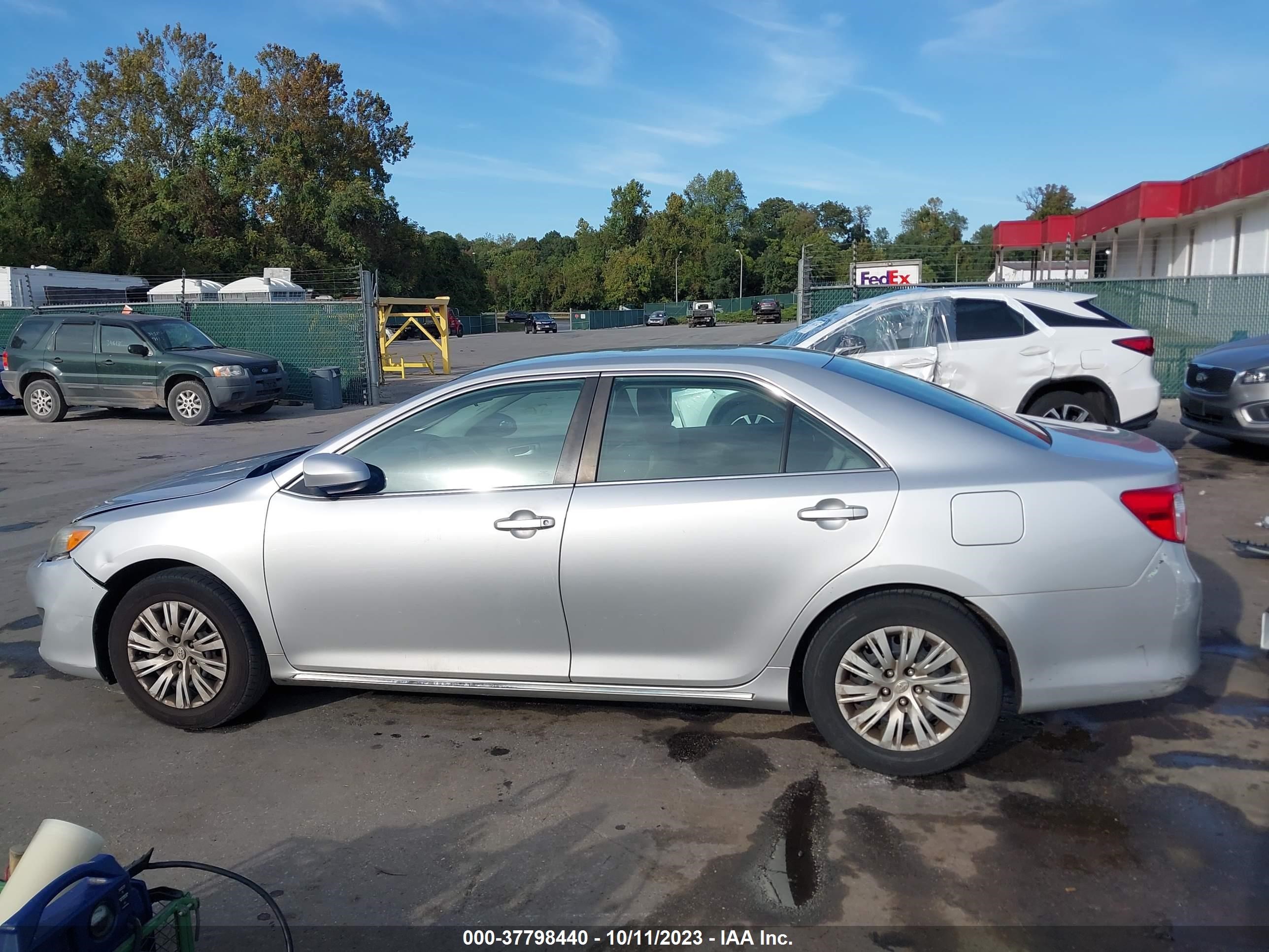 Photo 14 VIN: 4T4BF1FK1CR263974 - TOYOTA CAMRY 