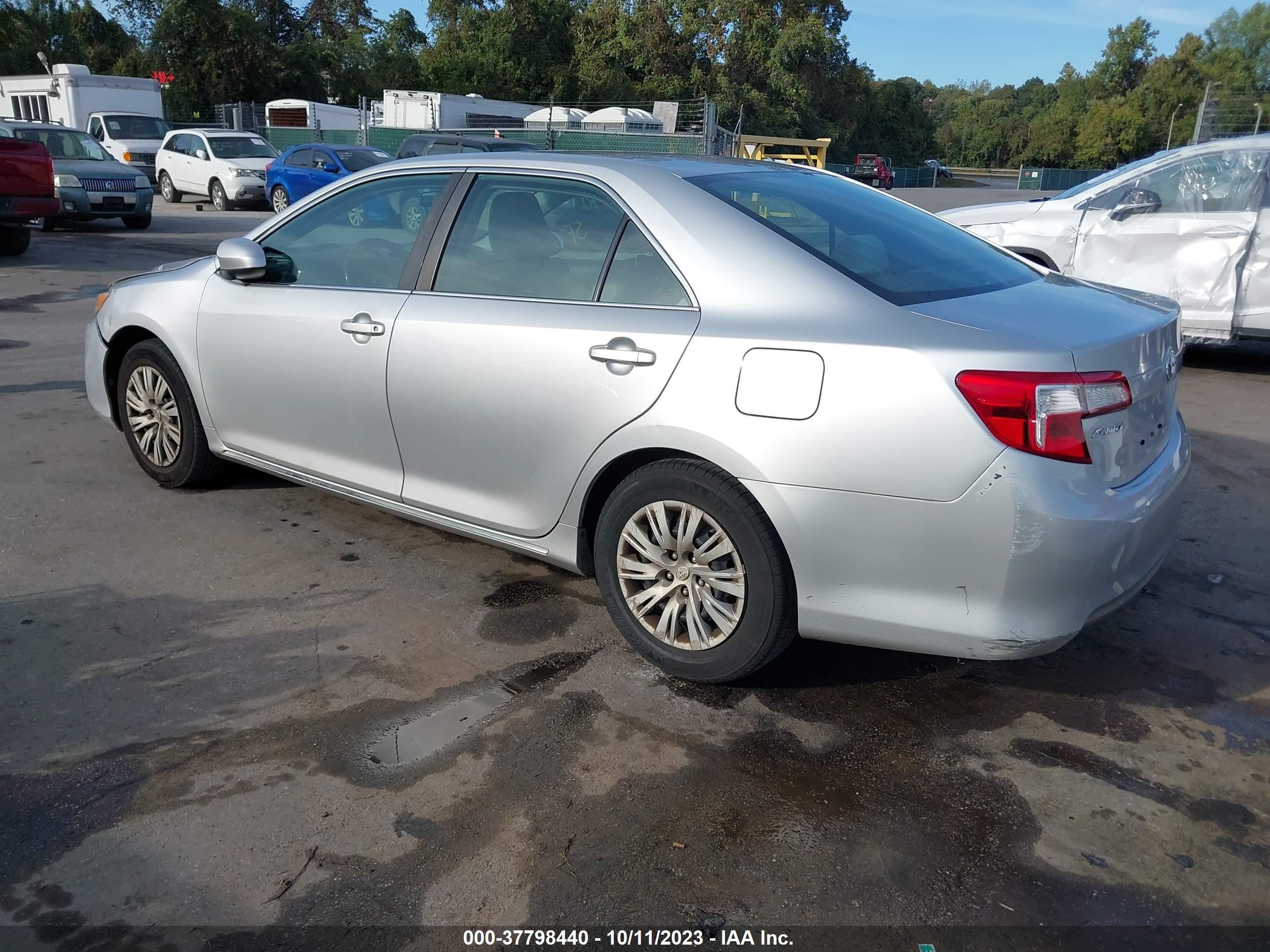 Photo 2 VIN: 4T4BF1FK1CR263974 - TOYOTA CAMRY 