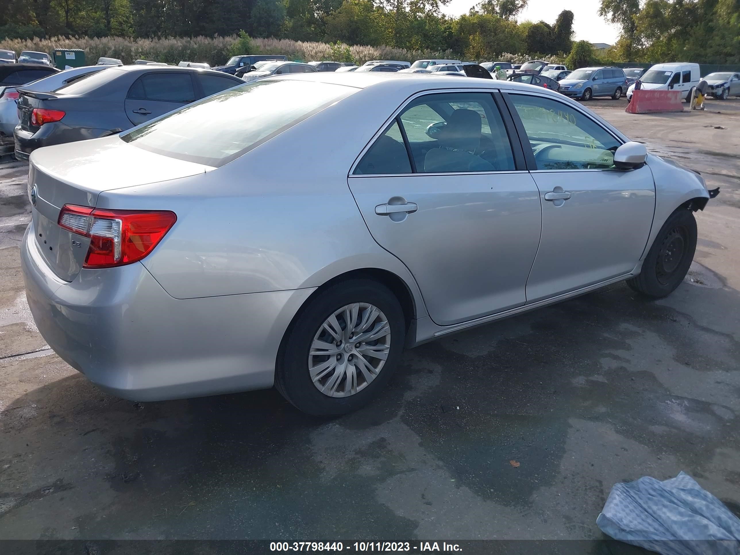 Photo 3 VIN: 4T4BF1FK1CR263974 - TOYOTA CAMRY 