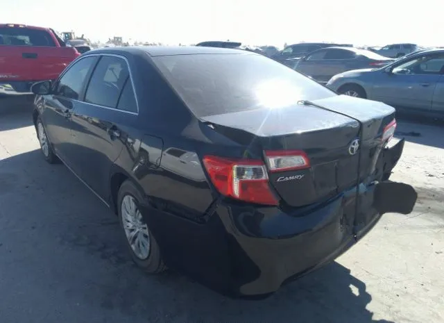 Photo 2 VIN: 4T4BF1FK1DR308865 - TOYOTA CAMRY 