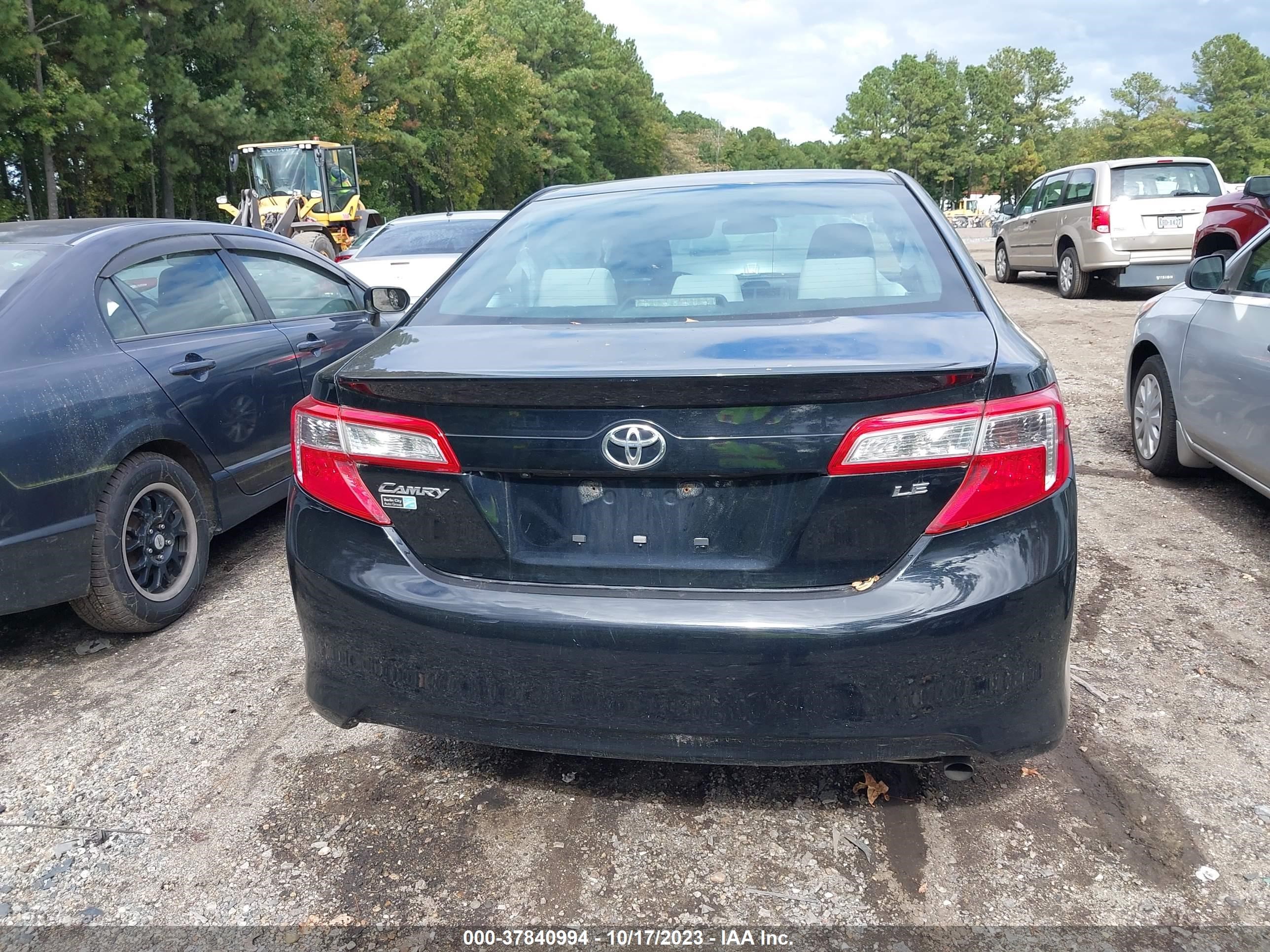 Photo 15 VIN: 4T4BF1FK1ER423631 - TOYOTA CAMRY 