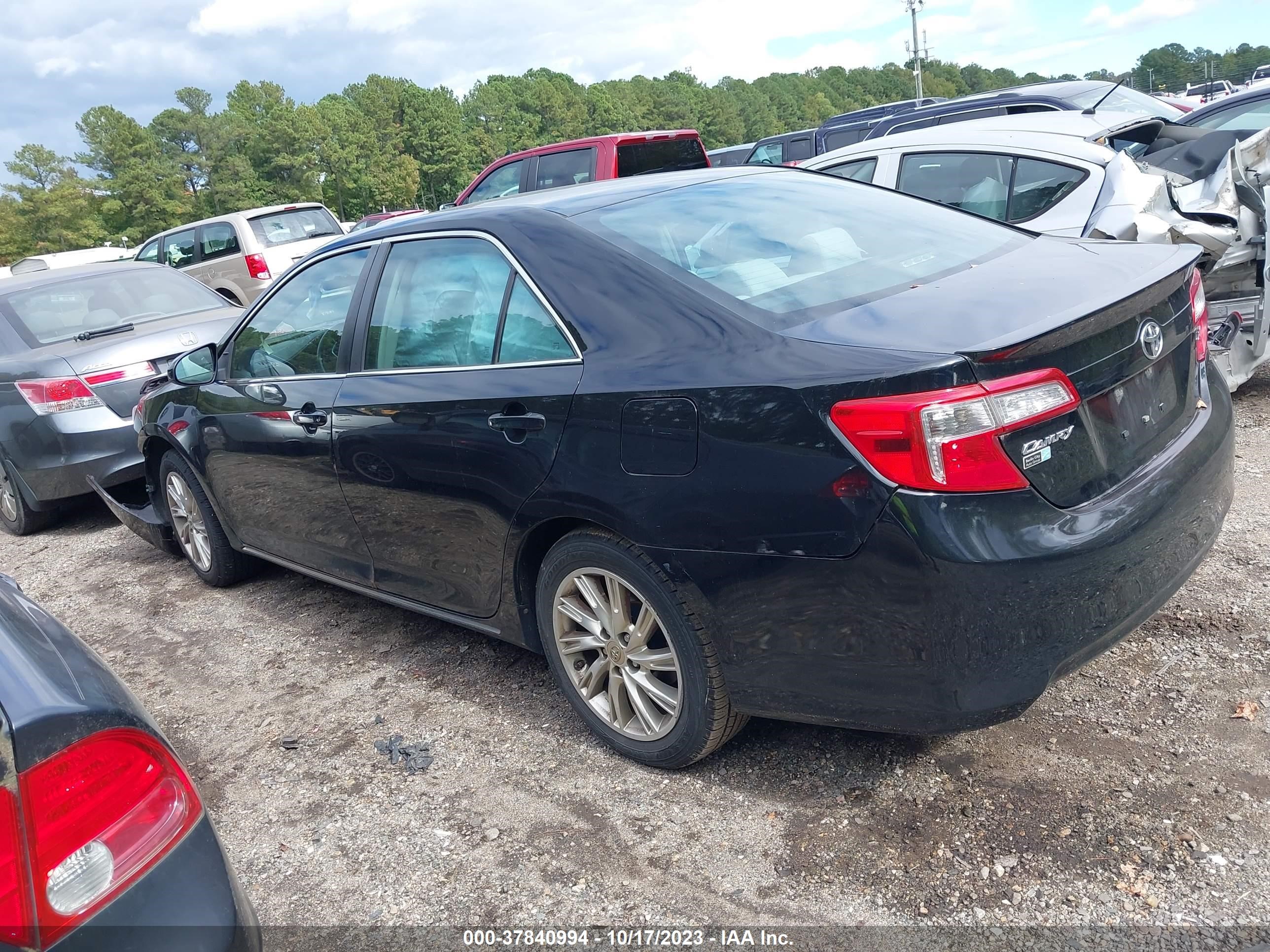 Photo 2 VIN: 4T4BF1FK1ER423631 - TOYOTA CAMRY 