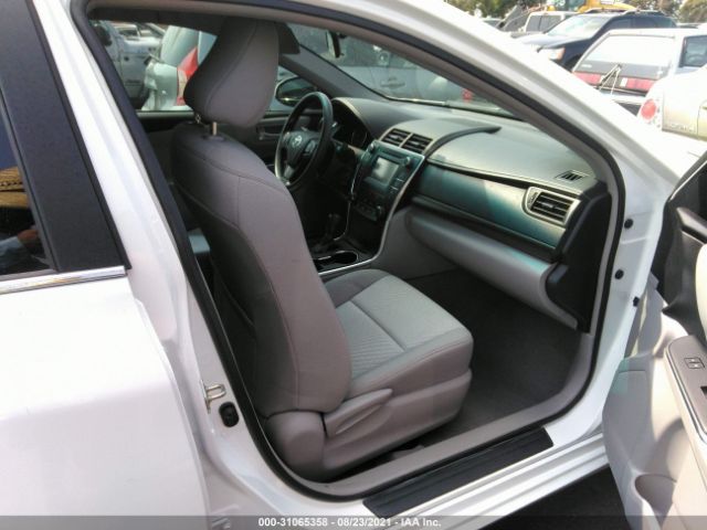 Photo 4 VIN: 4T4BF1FK1GR552830 - TOYOTA CAMRY 