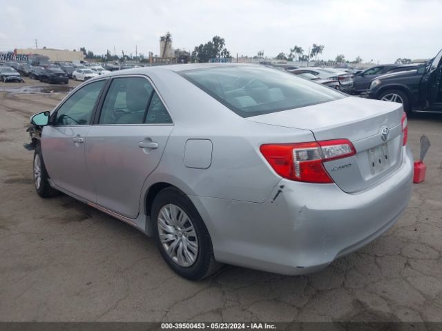 Photo 2 VIN: 4T4BF1FK2CR158330 - TOYOTA CAMRY 