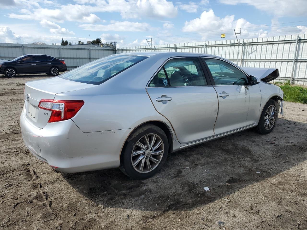 Photo 2 VIN: 4T4BF1FK2CR233253 - TOYOTA CAMRY 