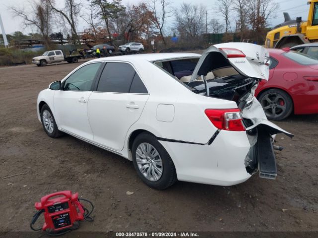 Photo 2 VIN: 4T4BF1FK2CR244933 - TOYOTA CAMRY 