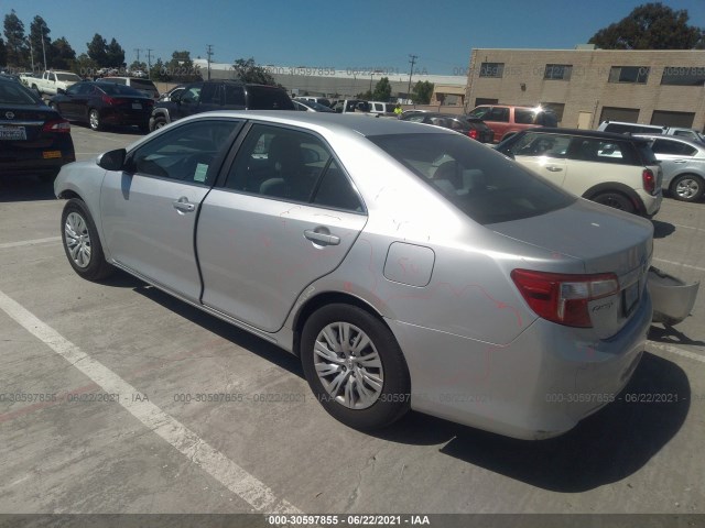 Photo 2 VIN: 4T4BF1FK2CR262977 - TOYOTA CAMRY 