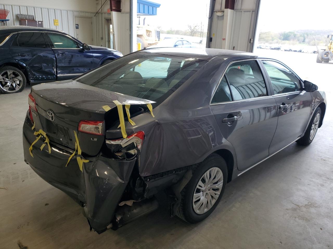 Photo 2 VIN: 4T4BF1FK2DR315209 - TOYOTA CAMRY 