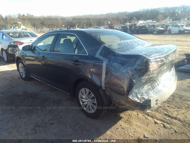 Photo 2 VIN: 4T4BF1FK2DR333743 - TOYOTA CAMRY 