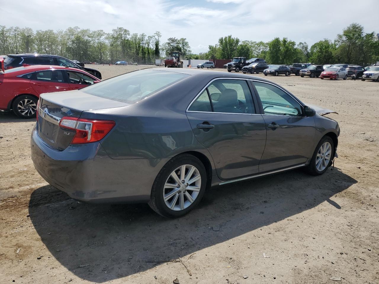 Photo 2 VIN: 4T4BF1FK2DR335976 - TOYOTA CAMRY 