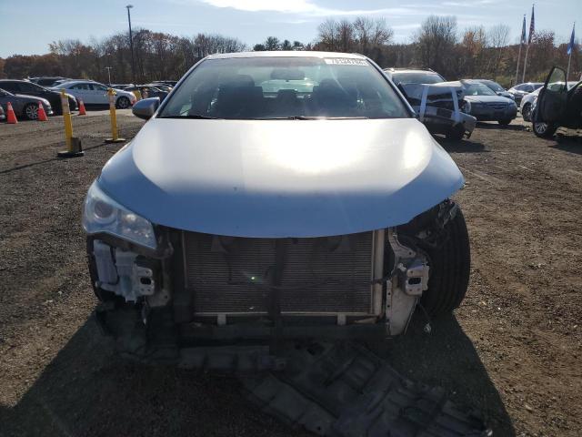 Photo 4 VIN: 4T4BF1FK2FR469941 - TOYOTA CAMRY LE 