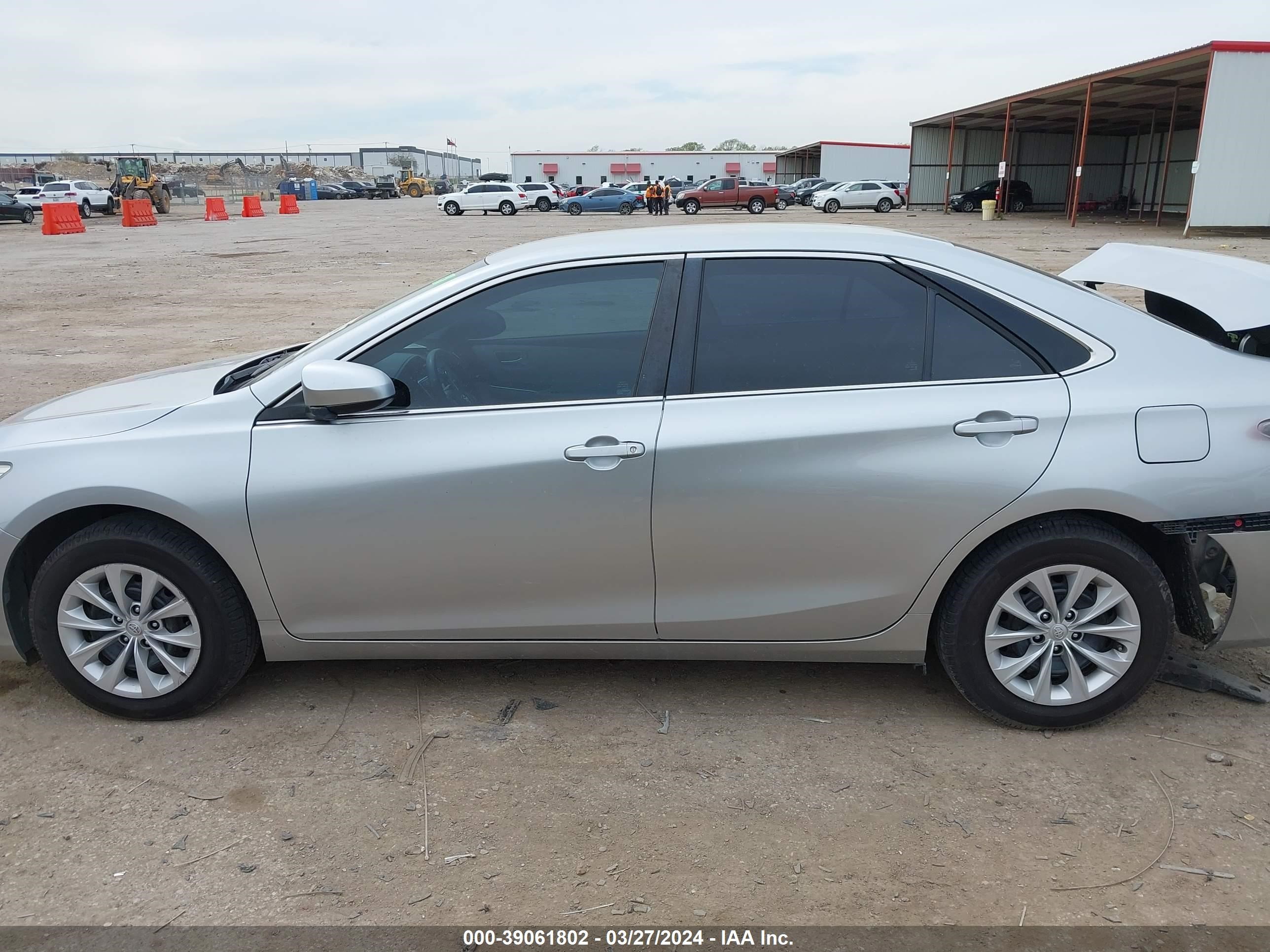 Photo 13 VIN: 4T4BF1FK2GR573525 - TOYOTA CAMRY 