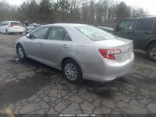 Photo 2 VIN: 4T4BF1FK3CR220303 - TOYOTA CAMRY 