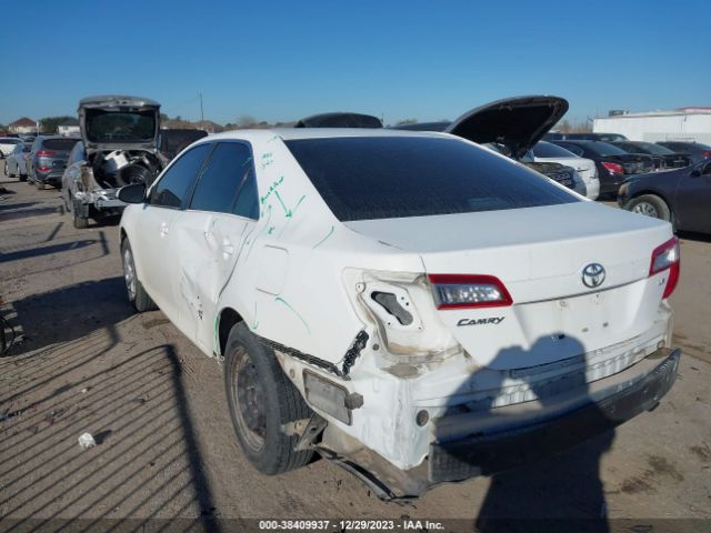 Photo 2 VIN: 4T4BF1FK3DR293575 - TOYOTA CAMRY 