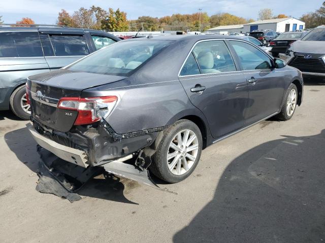 Photo 2 VIN: 4T4BF1FK3DR295990 - TOYOTA CAMRY 