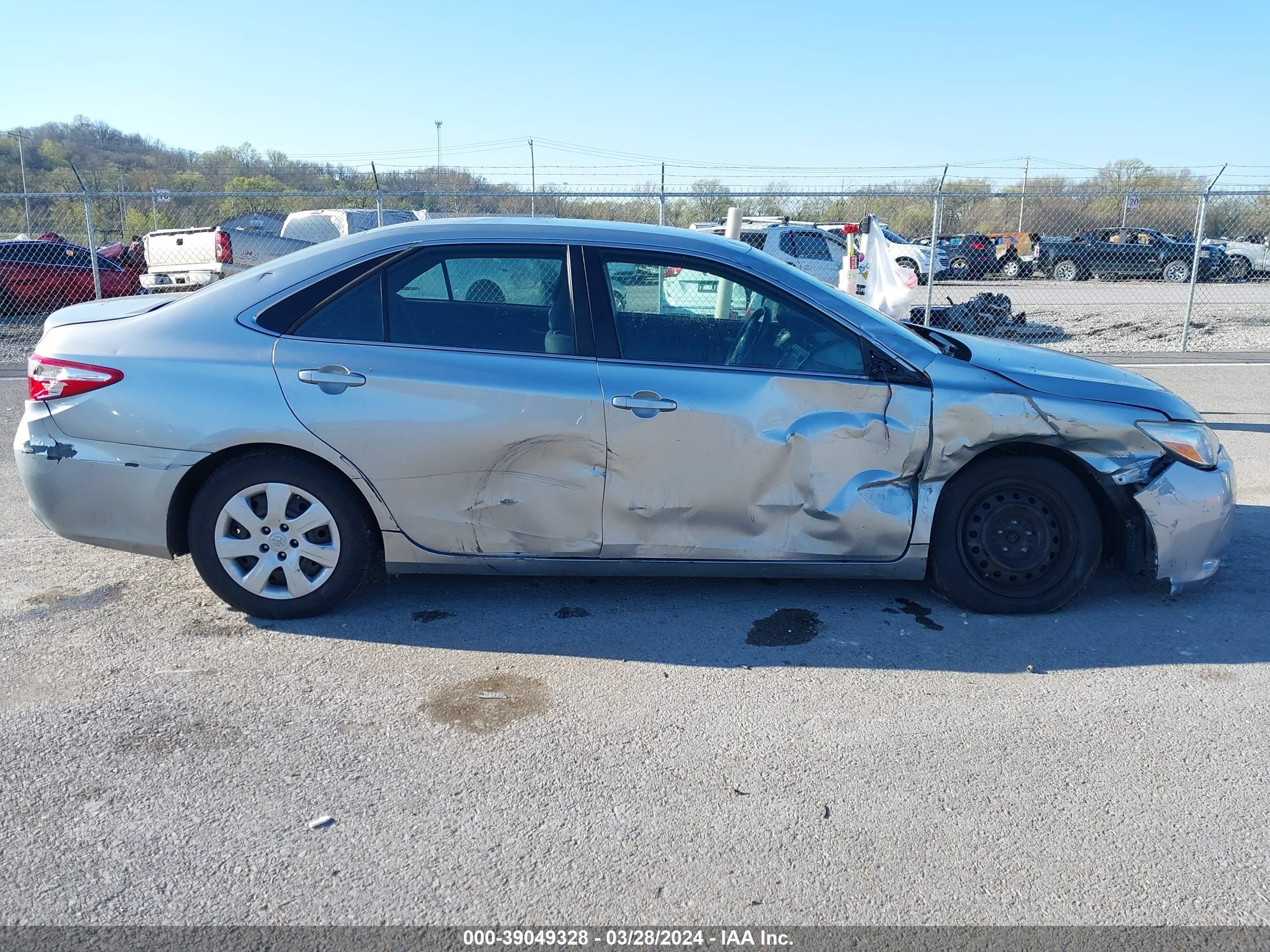 Photo 12 VIN: 4T4BF1FK3FR456423 - TOYOTA CAMRY 