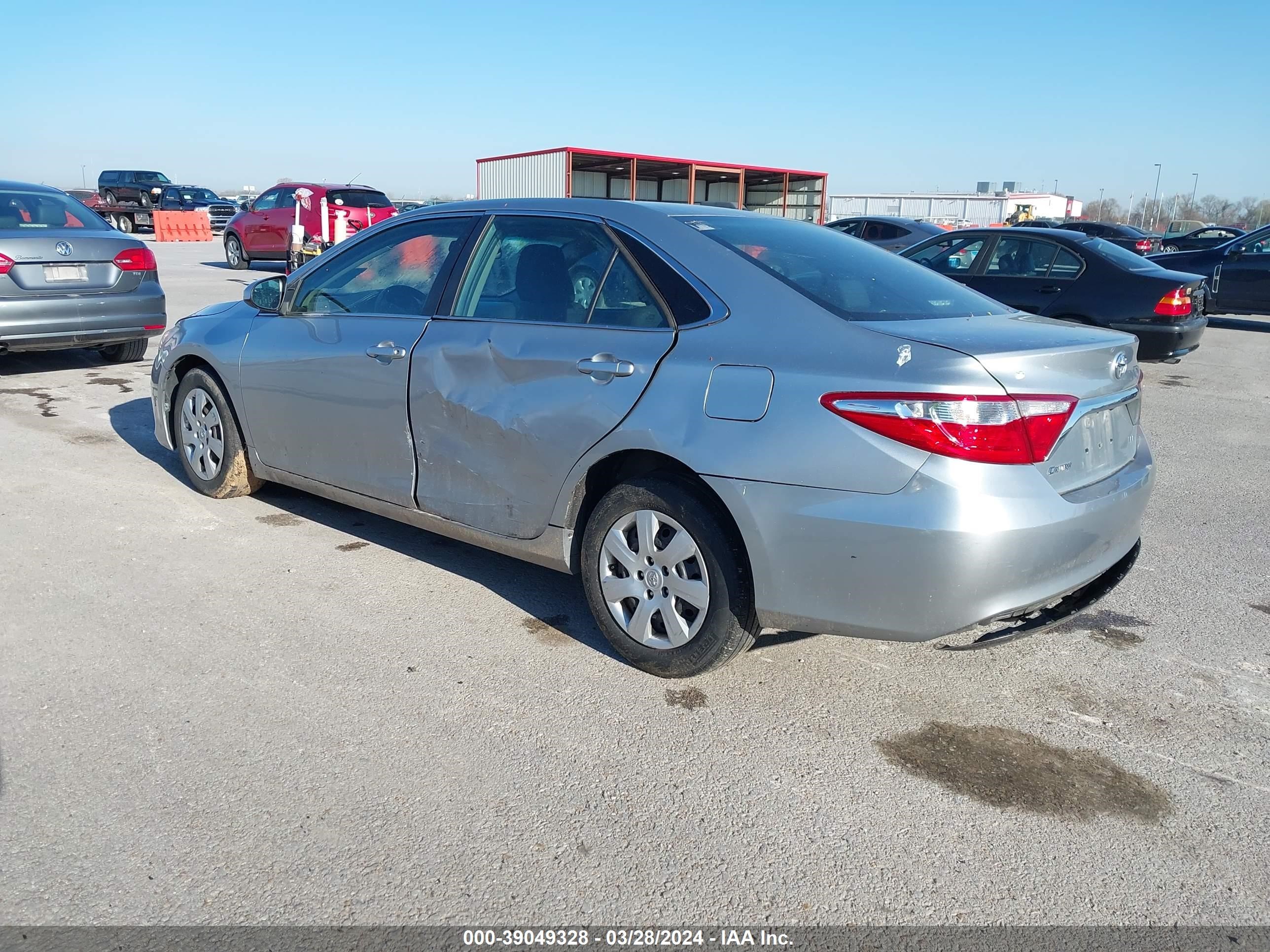 Photo 2 VIN: 4T4BF1FK3FR456423 - TOYOTA CAMRY 