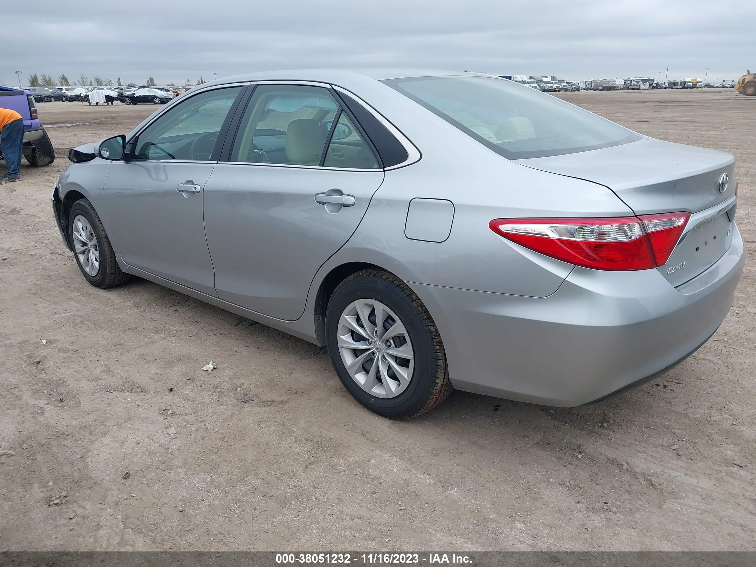 Photo 12 VIN: 4T4BF1FK3FR480317 - TOYOTA CAMRY 