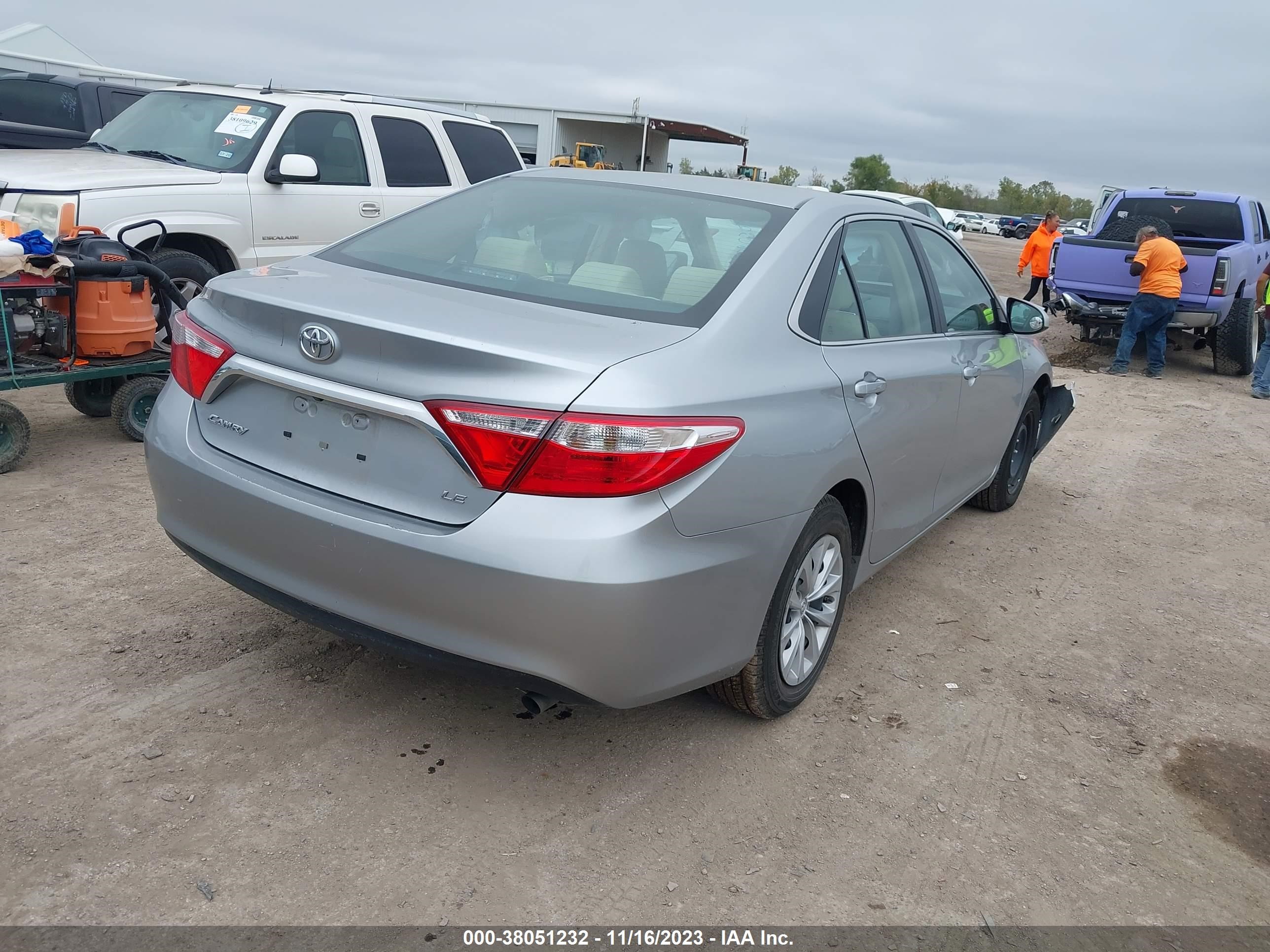 Photo 3 VIN: 4T4BF1FK3FR480317 - TOYOTA CAMRY 