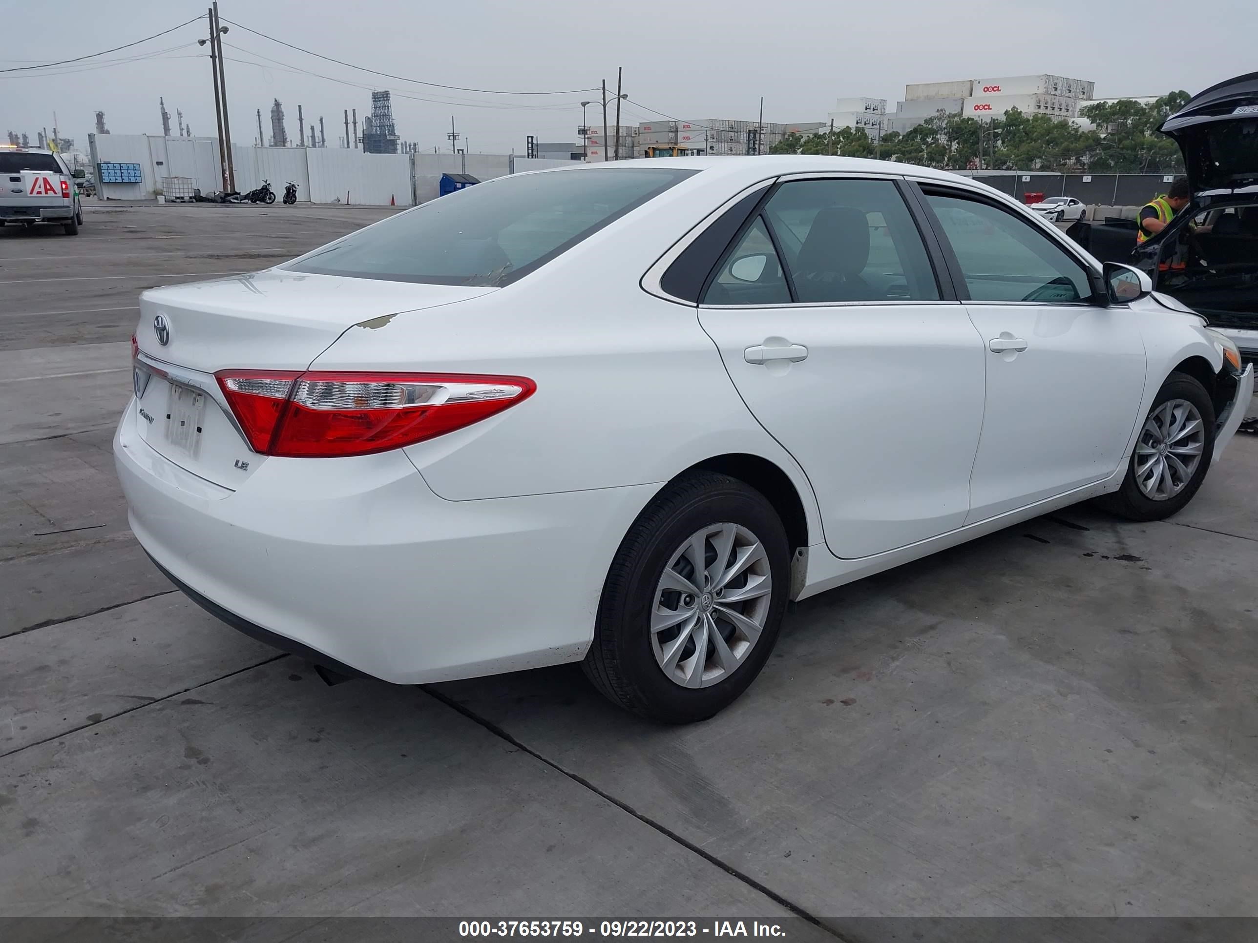 Photo 3 VIN: 4T4BF1FK3GR564199 - TOYOTA CAMRY 