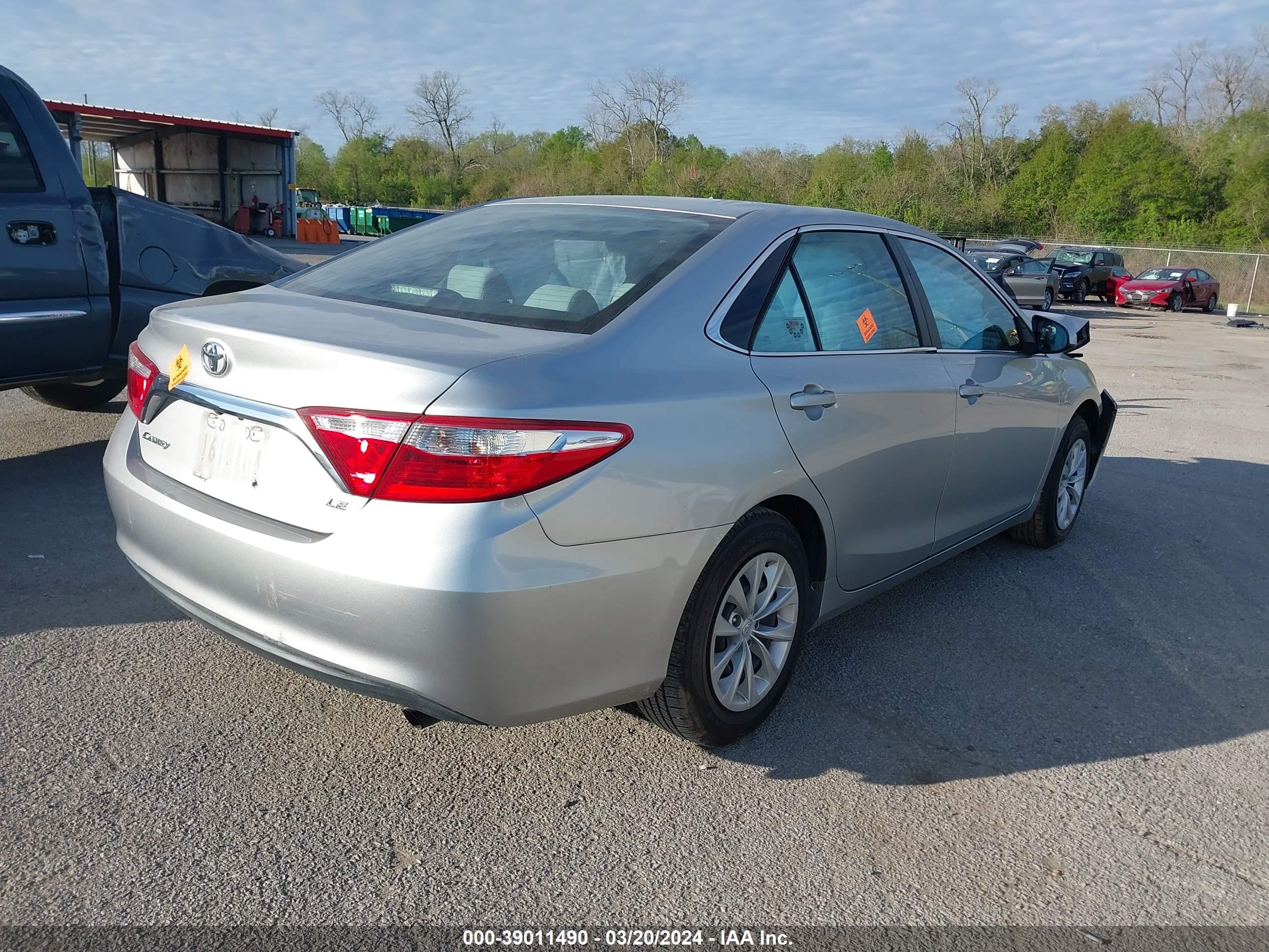 Photo 3 VIN: 4T4BF1FK3GR581875 - TOYOTA CAMRY 