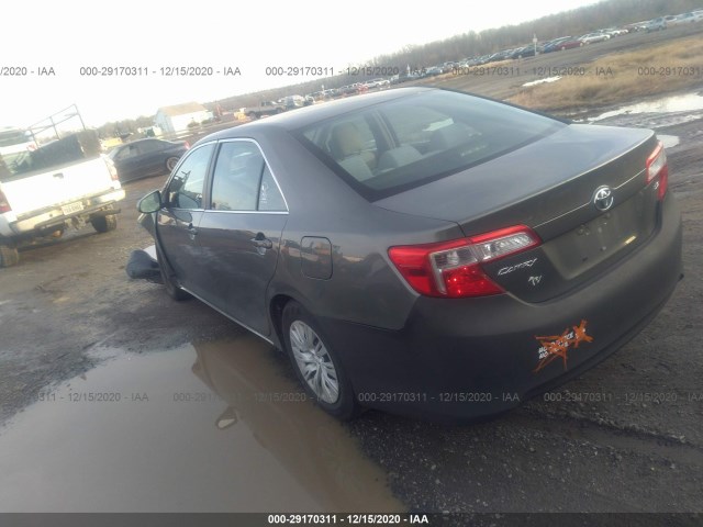 Photo 2 VIN: 4T4BF1FK4CR222657 - TOYOTA CAMRY 