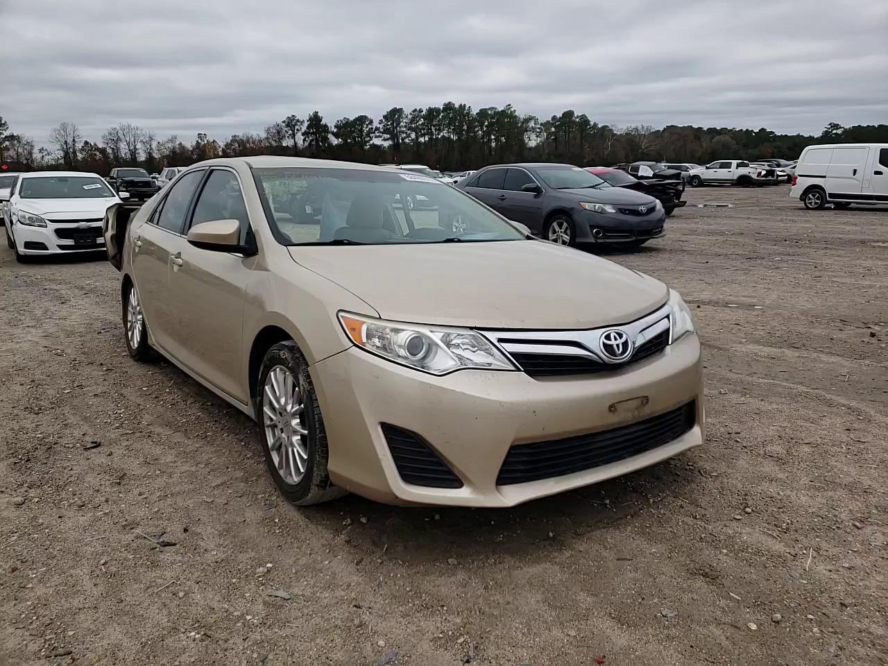 Photo 10 VIN: 4T4BF1FK4CR226935 - TOYOTA CAMRY BASE 