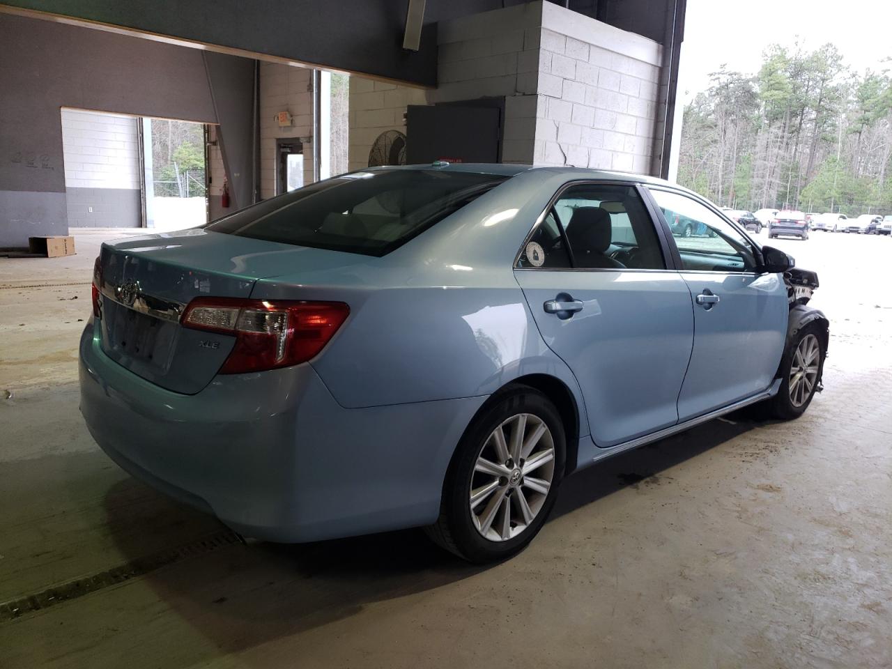 Photo 2 VIN: 4T4BF1FK4CR231083 - TOYOTA CAMRY 