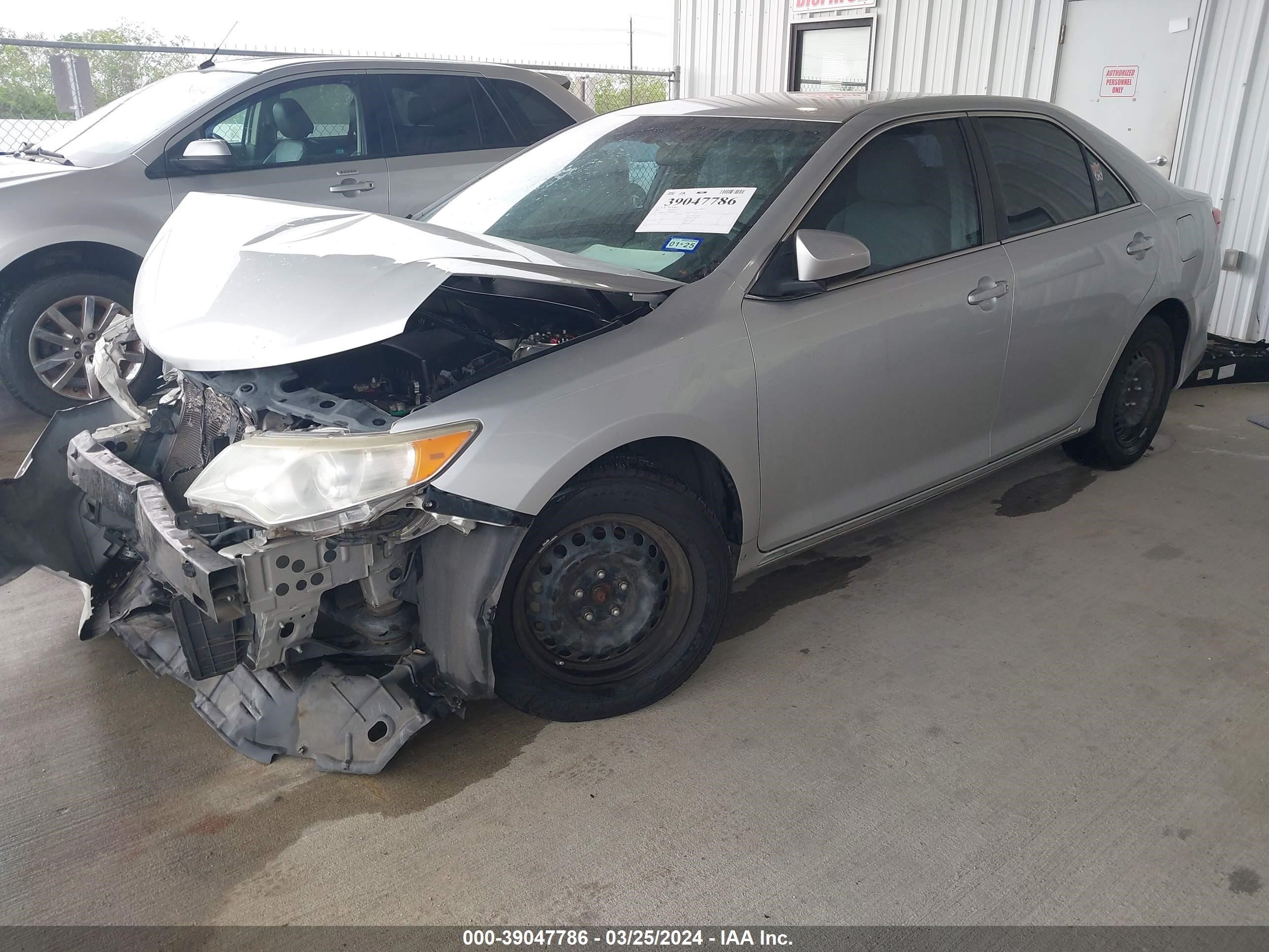 Photo 1 VIN: 4T4BF1FK4CR269445 - TOYOTA CAMRY 