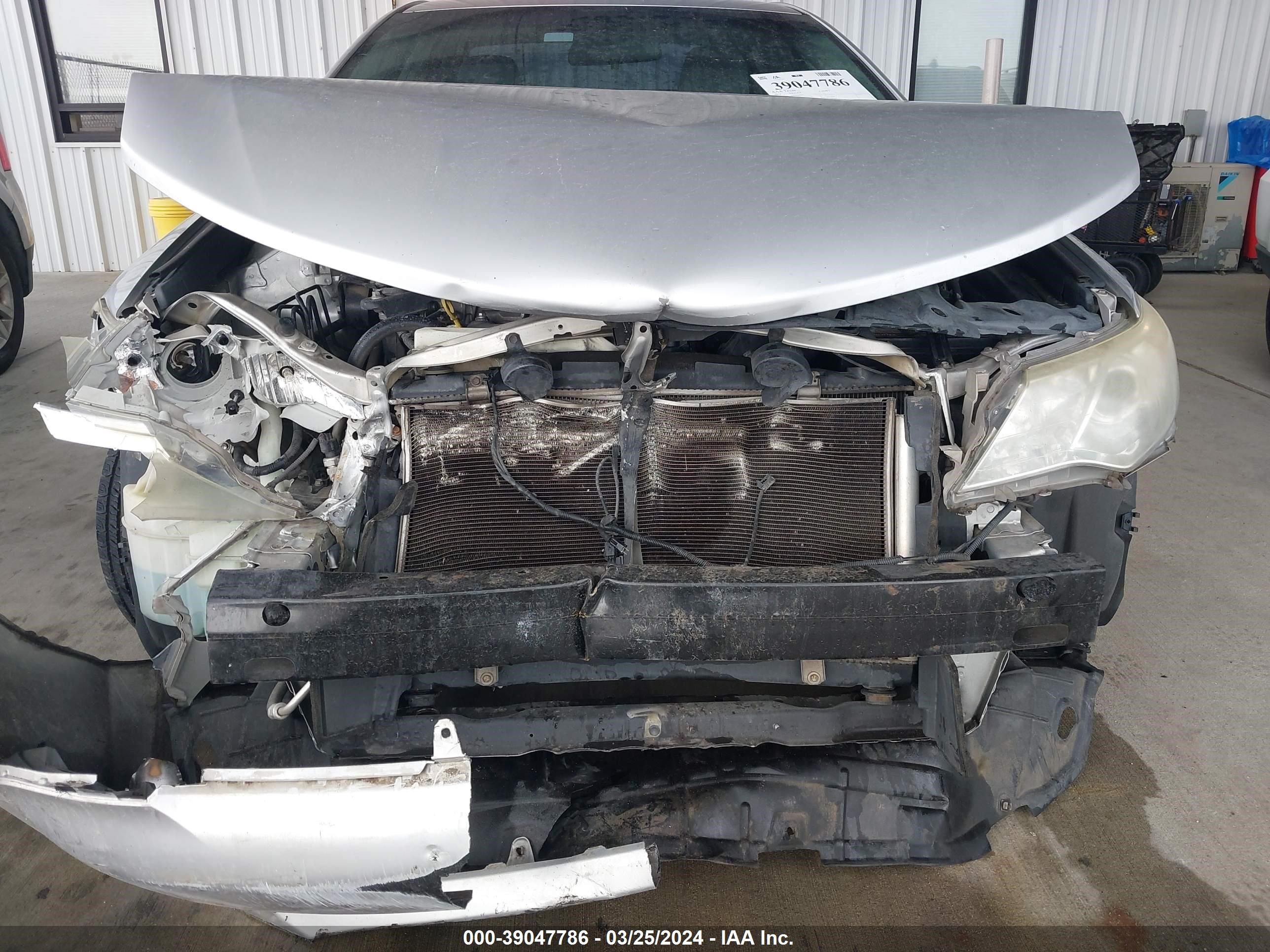 Photo 11 VIN: 4T4BF1FK4CR269445 - TOYOTA CAMRY 