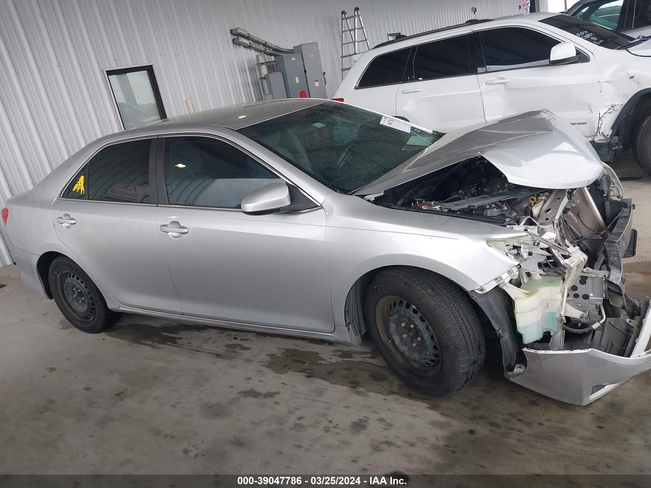 Photo 12 VIN: 4T4BF1FK4CR269445 - TOYOTA CAMRY 