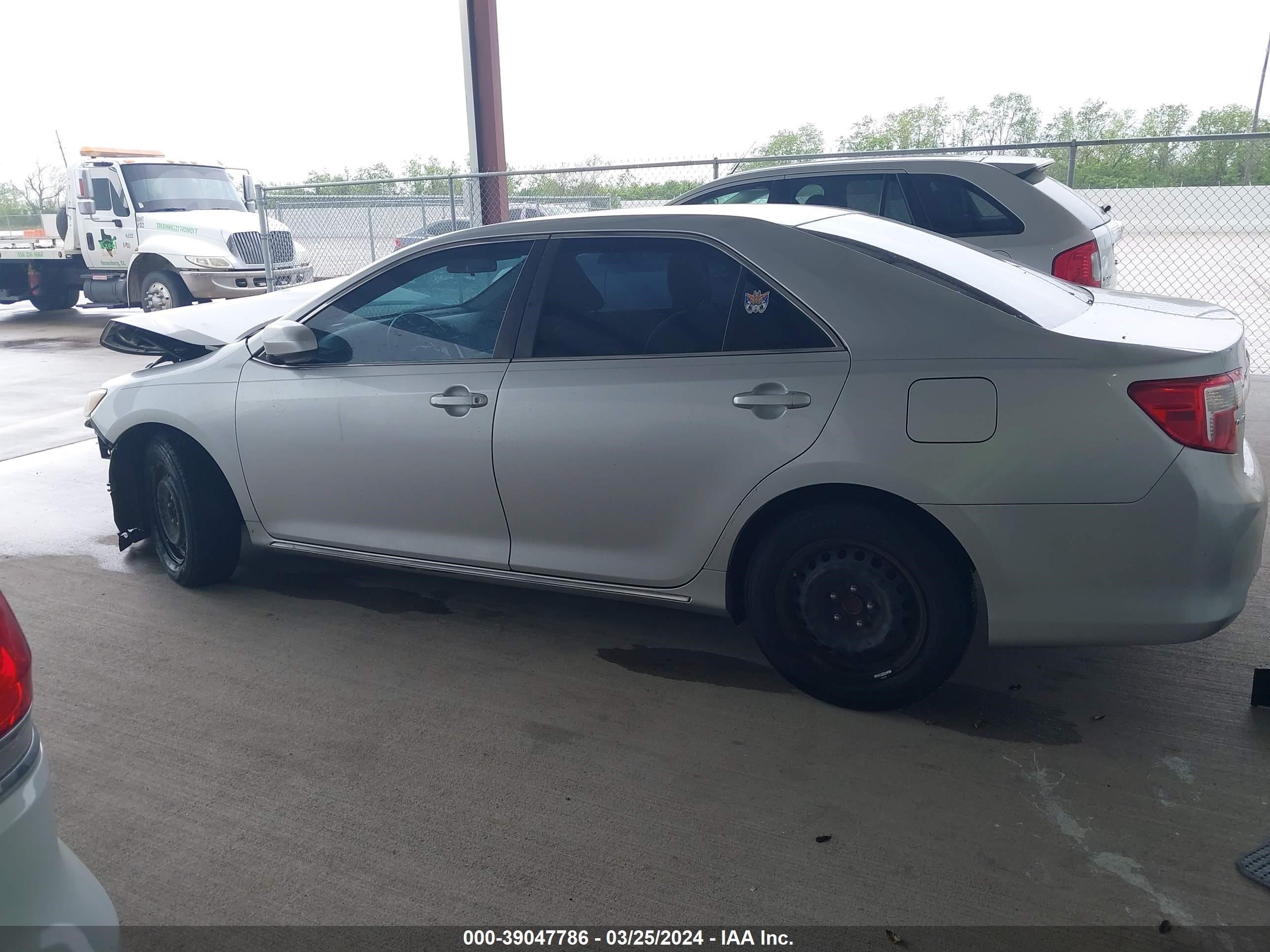 Photo 13 VIN: 4T4BF1FK4CR269445 - TOYOTA CAMRY 