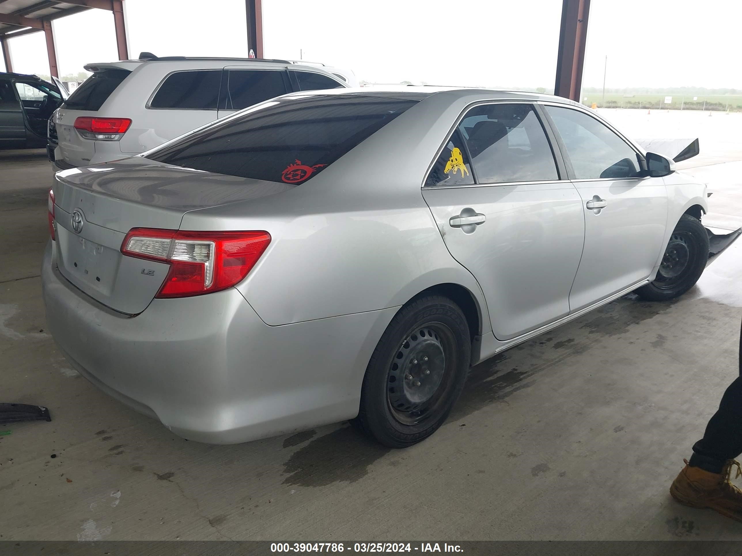 Photo 3 VIN: 4T4BF1FK4CR269445 - TOYOTA CAMRY 