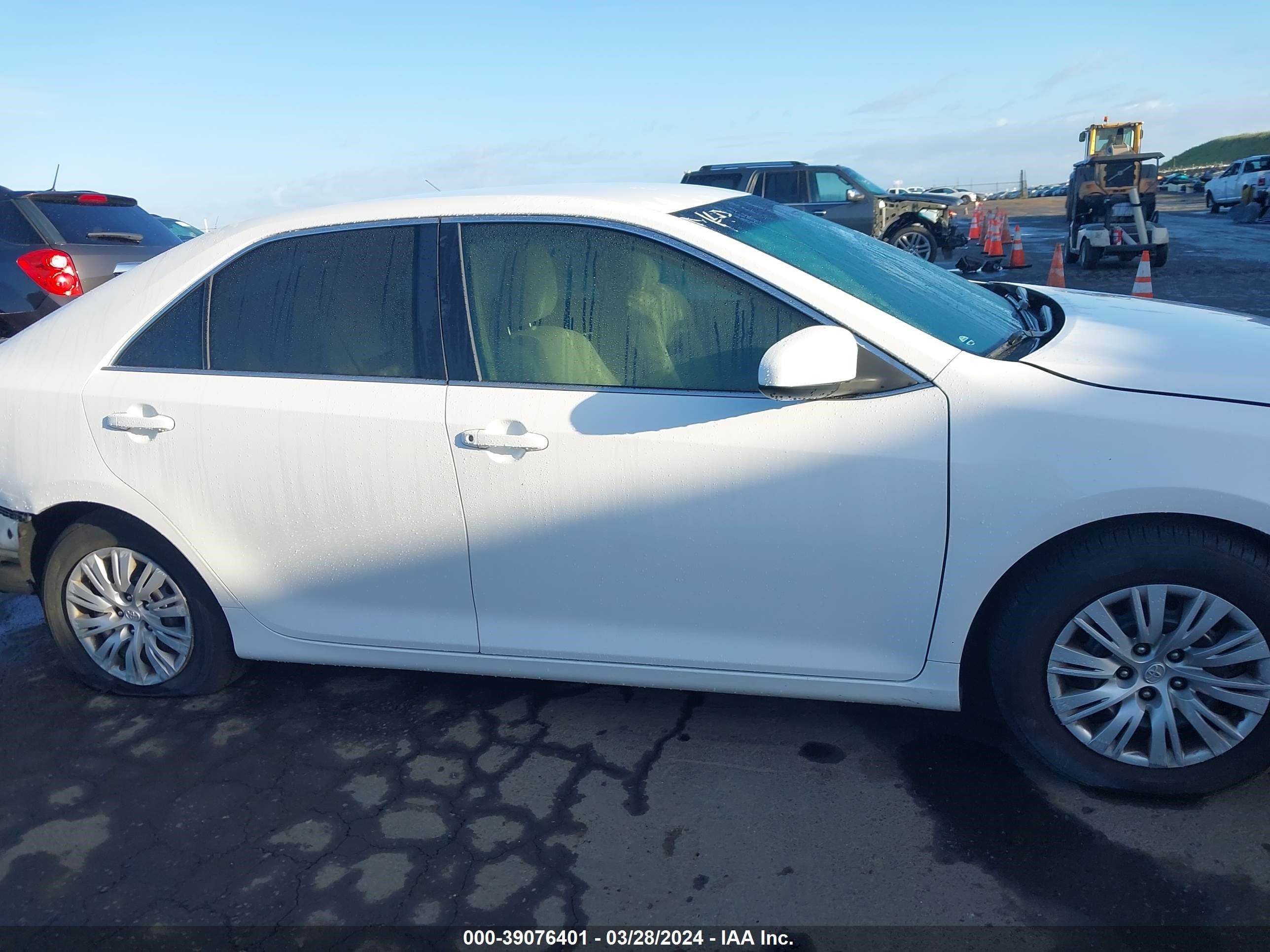 Photo 12 VIN: 4T4BF1FK4DR275280 - TOYOTA CAMRY 