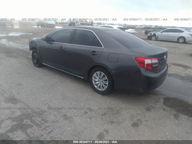 Photo 2 VIN: 4T4BF1FK4DR293231 - TOYOTA CAMRY 