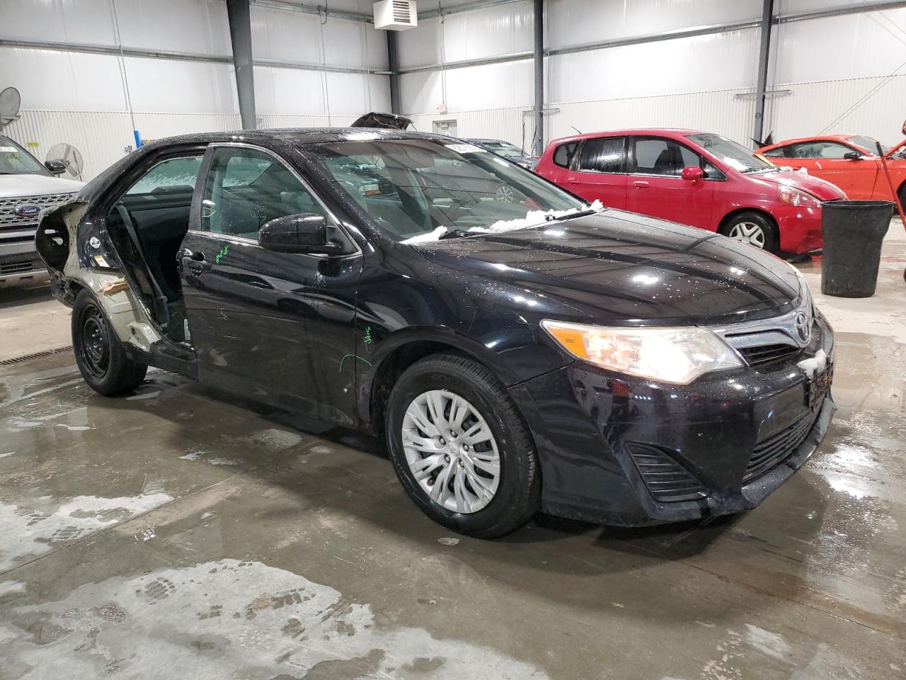 Photo 3 VIN: 4T4BF1FK4DR320671 - TOYOTA CAMRY 